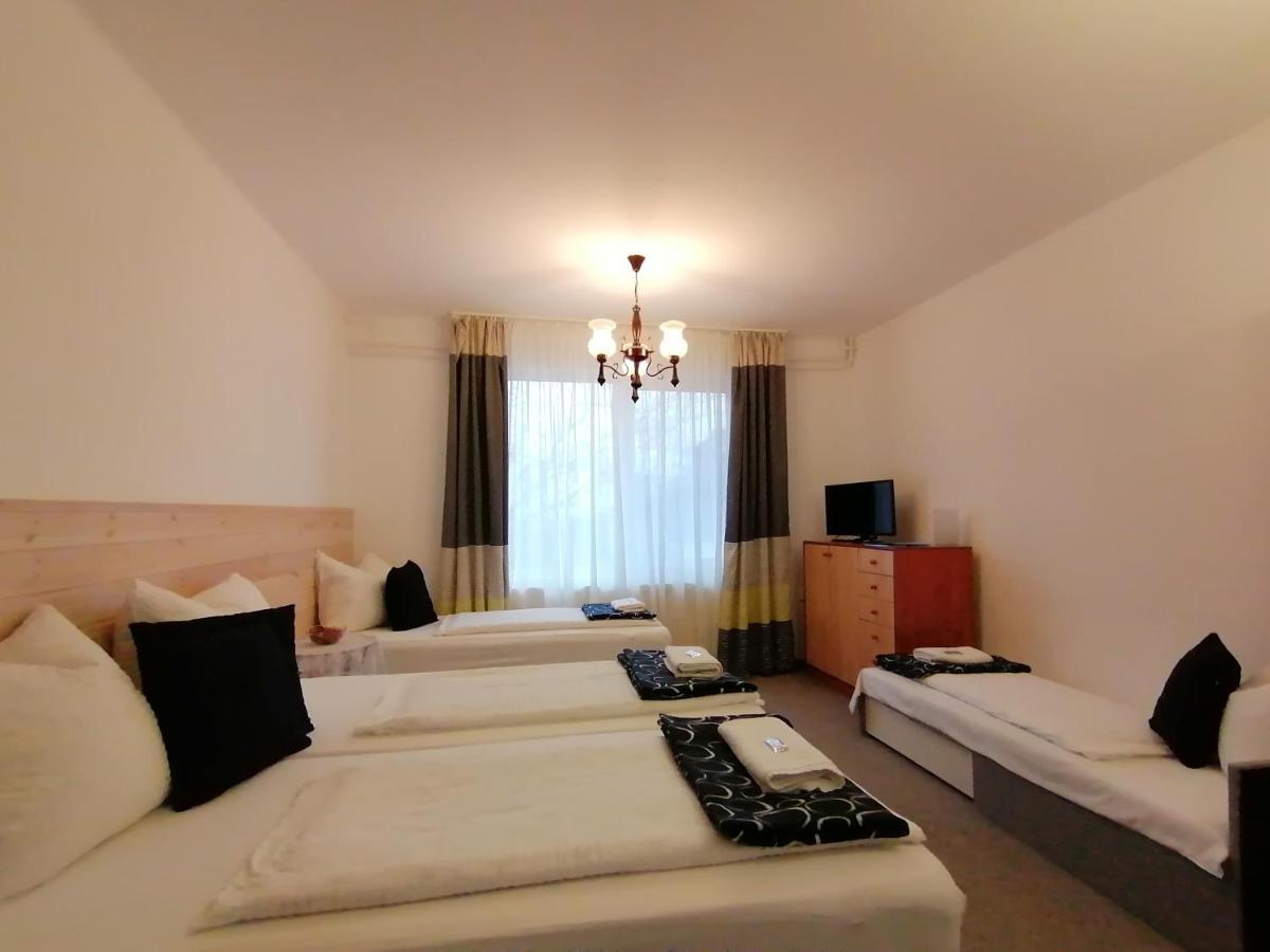 Panorama Birtok - Wellness Panzio, Konferencia Es Rendezvenykoezpont Bed & Breakfast Gyorujbarat Ngoại thất bức ảnh