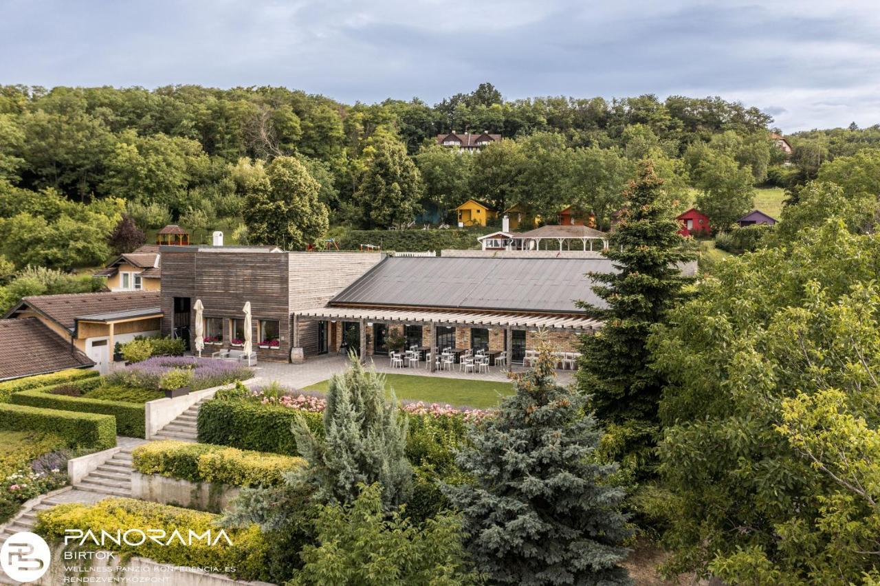 Panorama Birtok - Wellness Panzio, Konferencia Es Rendezvenykoezpont Bed & Breakfast Gyorujbarat Ngoại thất bức ảnh