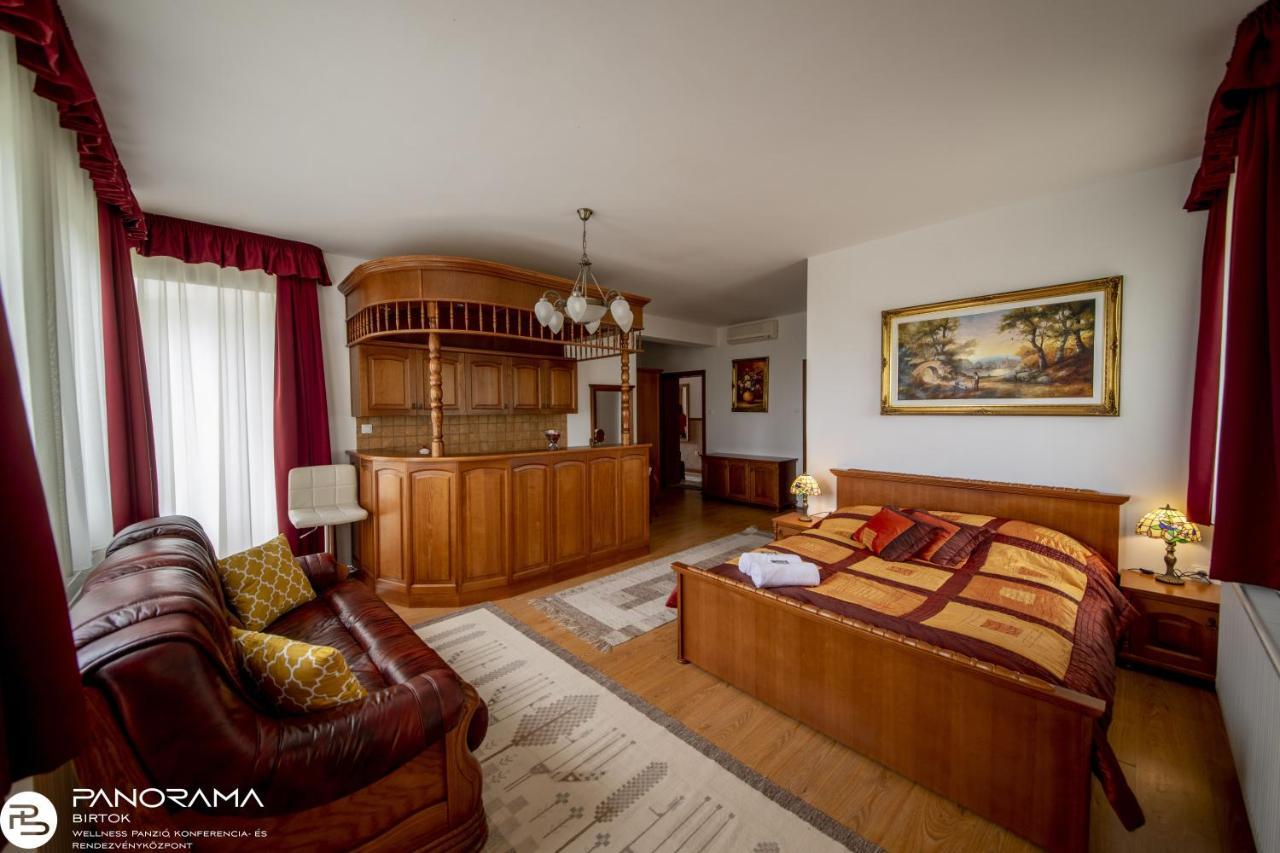 Panorama Birtok - Wellness Panzio, Konferencia Es Rendezvenykoezpont Bed & Breakfast Gyorujbarat Ngoại thất bức ảnh